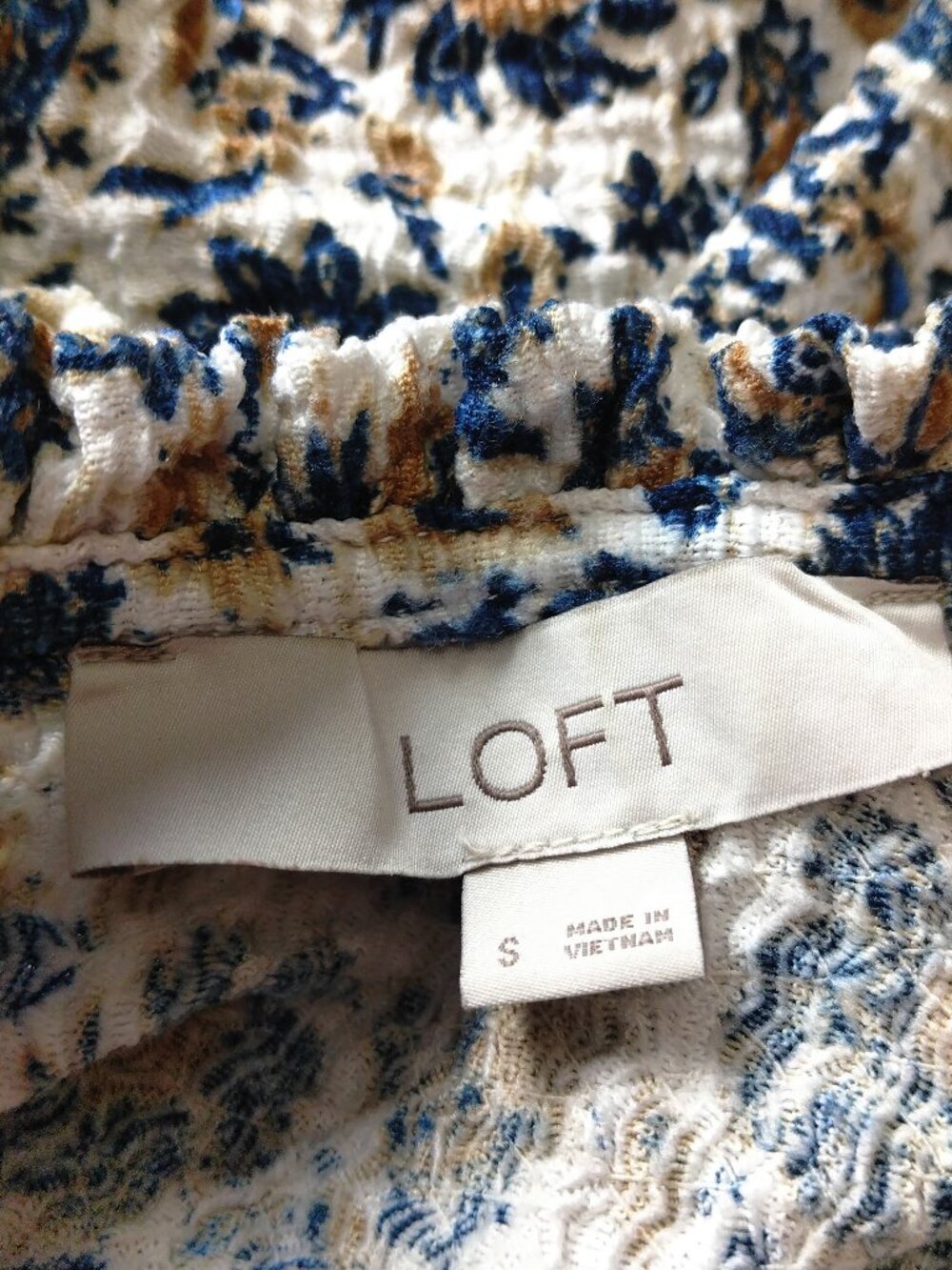 LOFT Floral Puff Short Sleeve Ruffle Accent Size Small Blouse Girly Boho - Picture 6 of 7